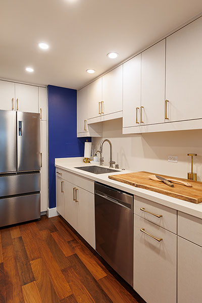 image of Honolulu condo that received home makeover with flooring and countertops from Pacific American Lumber.